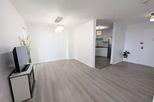 918 Harmon Cove Tower, Secaucus, NJ 07094 - Photo 4