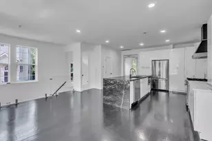 8 Creekside Ct, Secaucus, NJ 07094 - Photo 8