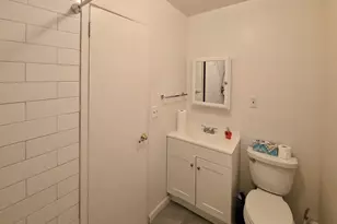574A Ave E, Bayonne, NJ 07002 - Photo 10