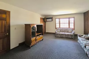 574A Ave E, Bayonne, NJ 07002 - Photo 2