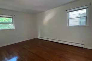 696 Ave E, Bayonne, NJ 07002 - Photo 6