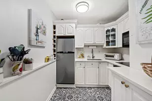 100 Manhattan Ave, Union City, NJ 07087 - Photo 6