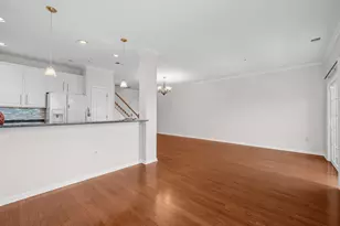 92 Lyon Ct, Jersey City, NJ 07305 - Photo 8