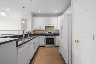 92 Lyon Ct, Jersey City, NJ 07305 - Photo 10
