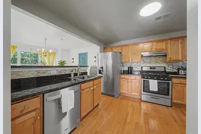 180 Blue Heron Dr #180, Secaucus, NJ 07094 - Photo 12