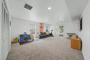 180 Blue Heron Dr, Secaucus, NJ 07094 - Photo 18