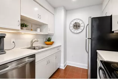 203 Shearwater Ct West #22, Jersey City, NJ 07305 - Photo 6