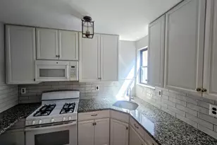 1093 Summit Ave, Jersey City, NJ 07307 - Photo 8