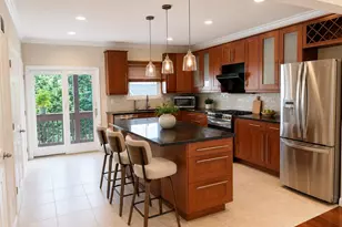 331 Undercliff Ave, Edgewater, NJ 07020 - Photo 2