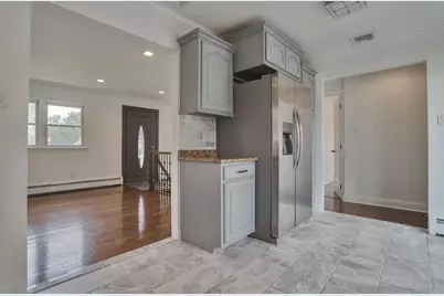 662 Ten Eyck Ave, Lyndhurst Township, NJ 07071 - Photo 4