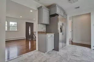 662 Ten Eyck Ave, Lyndhurst Township, NJ 07071 - Photo 4