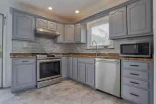 662 Ten Eyck Ave, Lyndhurst Township, NJ 07071 - Photo 1