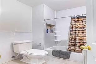 34 Wegman Pkwy, Jersey City, NJ 07305 - Photo 16
