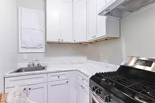 34 Wegman Pkwy, Jersey City, NJ 07305 - Photo 6