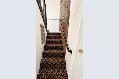 39 Newkirk Ave #1C, Jersey City, NJ 07306 - Photo 8