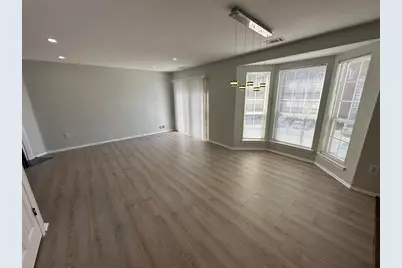 27 Cottonwood St, Jersey City, NJ 07305 - Photo 2