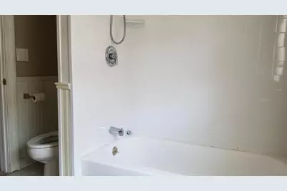 683 Avenue E #2, Bayonne, NJ 07002 - Photo 8