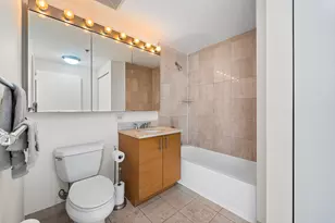 102 Christopher Columbus Dr, Jersey City, NJ 07302 - Photo 10