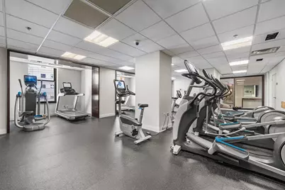 102 Christopher Columbus Dr #202, Jersey City, NJ 07302 - Photo 18