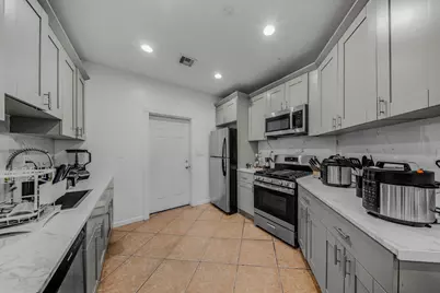 1425 48th St, North Bergen, NJ 07047 - Photo 4