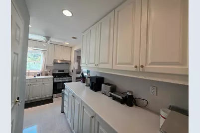 9 Elna Ct, Bayonne, NJ 07002 - Photo 8