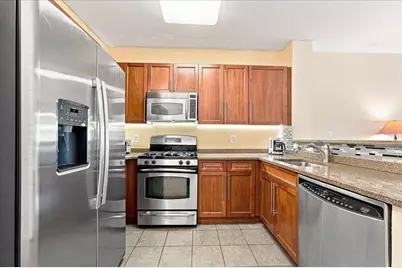 15 Freedom Way #306, Jersey City, NJ 07305 - Photo 4