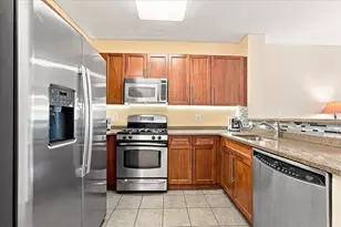 15 Freedom Way, Jersey City, NJ 07305 - Photo 4