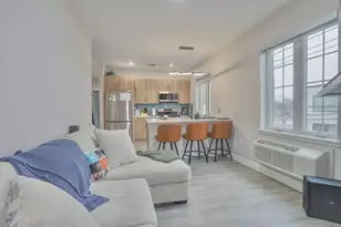 212 70th St, Guttenberg, NJ 07093 - Photo 4