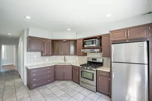 24 Edwards Ct, Bayonne, NJ 07002 - Photo 2