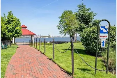 100 Shearwater Ct East #32, Jersey City, NJ 07305 - Photo 18