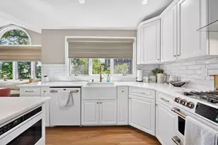 31 Colony Rd, Edgewater, NJ 07020 - Photo 12