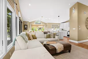 31 Colony Rd, Edgewater, NJ 07020 - Photo 4