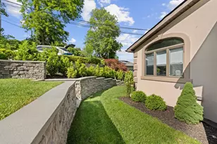 31 Colony Rd, Edgewater, NJ 07020 - Photo 36