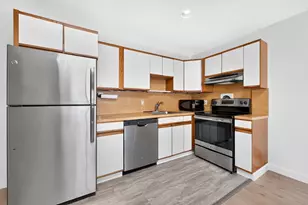 137 71st St, Guttenberg, NJ 07093 - Photo 10