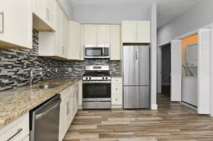 424 Whiton St, Jersey City, NJ 07304 - Photo 8