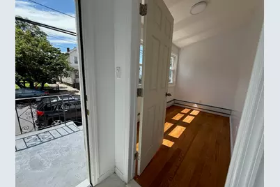 82 McAdoo Ave #FULL HOUSE, Jersey City, NJ 07305 - Photo 2