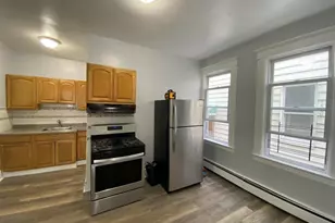 126 W 19th St, Bayonne, NJ 07002 - Photo 2