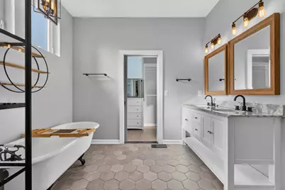 10 Graham St, Jersey City, NJ 07307 - Photo 24