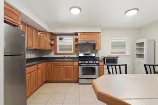 106 Evergreen St, Bayonne, NJ 07002 - Photo 24