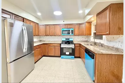 588 Avenue A #3, Bayonne, NJ 07002 - Photo 10