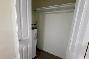81 70th St, Guttenberg, NJ 07094 - Photo 10