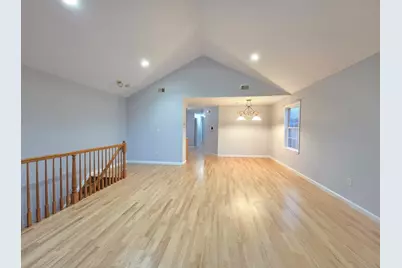 27 Jewett Ave, Jersey City, NJ 07304 - Photo 4