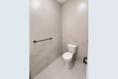 6121 Unit 201 Bergenline Ave #201, West New York, NJ 07093 - Photo 4