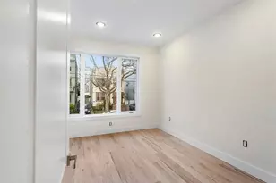 379 Ege Ave, Jersey City, NJ 07304 - Photo 10