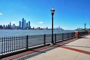 150 Henley Pl, Weehawken, NJ 07086 - Photo 30