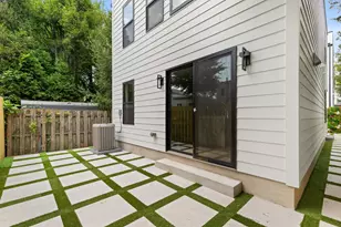 85 Sherman Pl, Jersey City, NJ 07307 - Photo 18