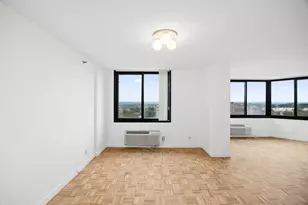 1265 15th St, Fort Lee, NJ 07024 - Photo 2