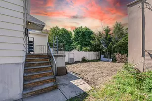 241 Maple St, Secaucus, NJ 07094 - Photo 32
