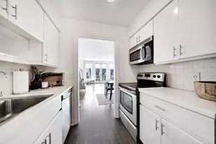 204 Shearwater Ct W, Jersey City, NJ 07305 - Photo 10