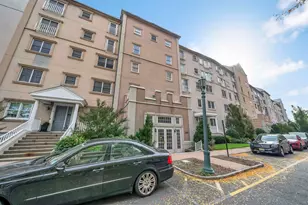 204 Shearwater Ct W, Jersey City, NJ 07305 - Photo 22